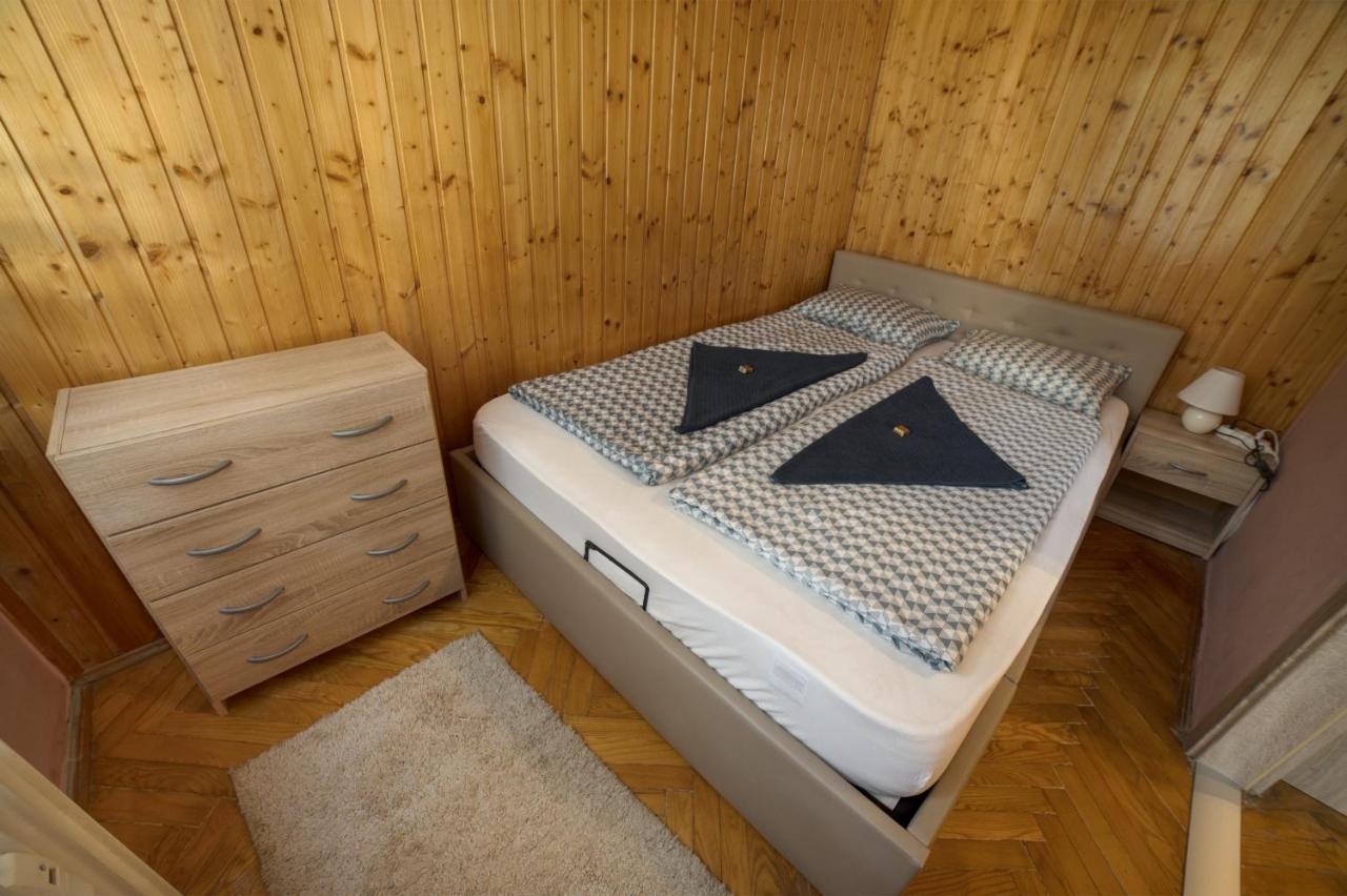 Koroesi Apartman Pécs Eksteriør billede